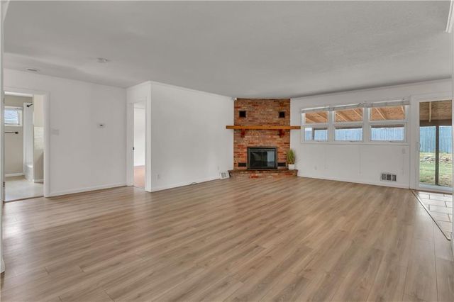 1339 Ward Parkway, Topeka, KS 66604