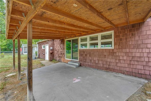 1339 Ward Parkway, Topeka, KS 66604