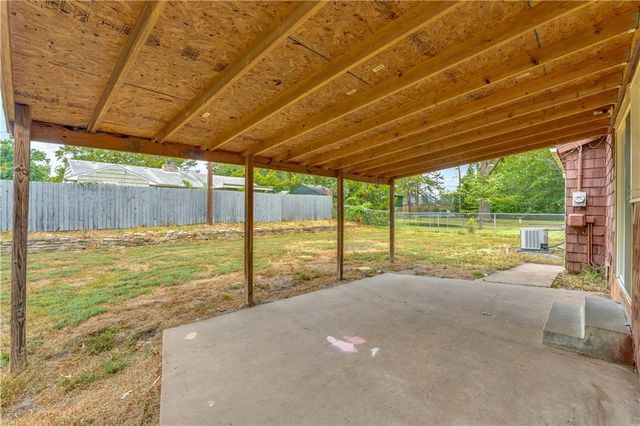 1339 Ward Parkway, Topeka, KS 66604
