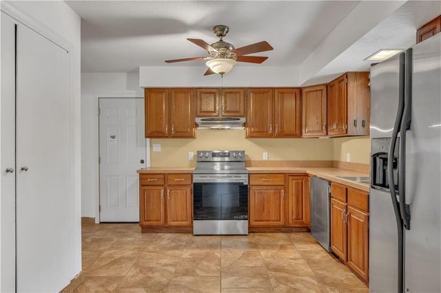 1339 Ward Parkway, Topeka, KS 66604