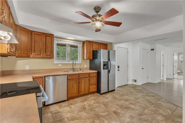 1339 Ward Parkway, Topeka, KS 66604
