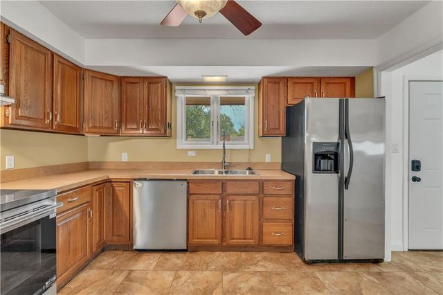 1339 Ward Parkway, Topeka, KS 66604