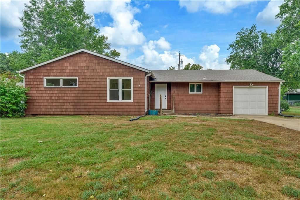 1339 Ward Parkway, Topeka, KS 66604