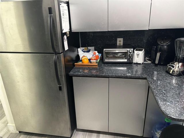 2171 NE 66th Street Unit 802, Fort Lauderdale, FL 33308