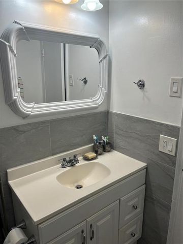 2171 NE 66th Street Unit 802, Fort Lauderdale, FL 33308