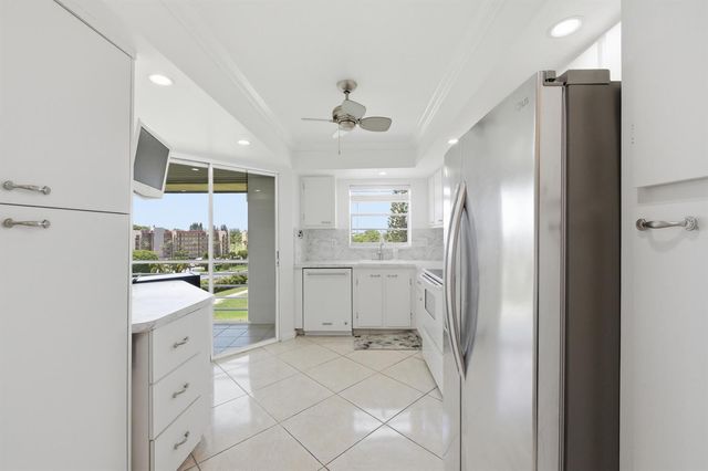 3836 Via Poinciana 603, Lake Worth, FL 33467