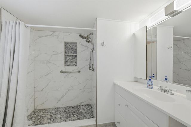 3836 Via Poinciana 603, Lake Worth, FL 33467
