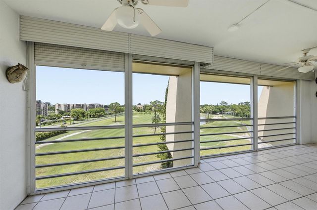 3836 Via Poinciana 603, Lake Worth, FL 33467