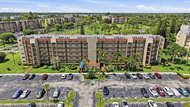 3836 Via Poinciana 603, Lake Worth, FL 33467