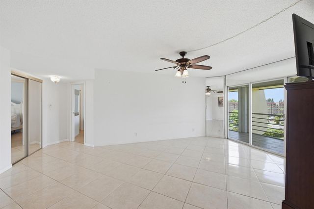 3836 Via Poinciana 603, Lake Worth, FL 33467