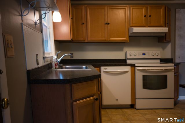 78 Lane Street, Hamden, CT 06514