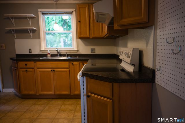 78 Lane Street, Hamden, CT 06514