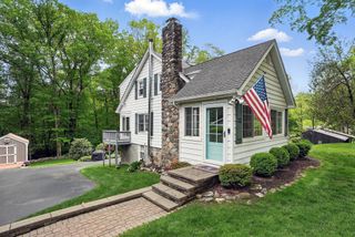 6 Lakeside Drive, Yorktown Heights, NY 10598