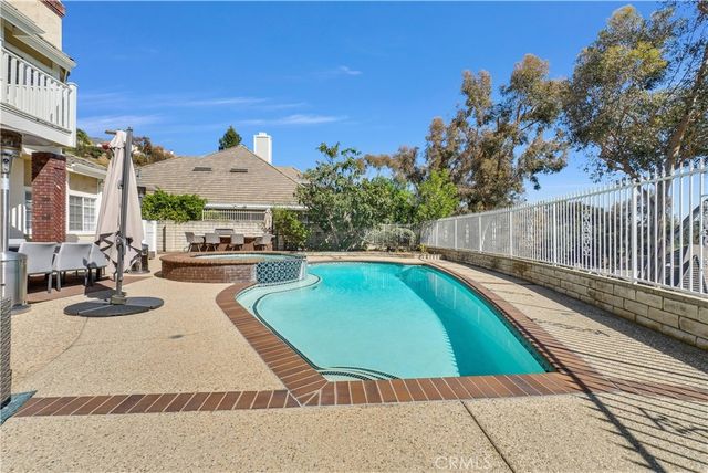 102 Mill Run, Monrovia, CA 91016