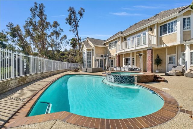102 Mill Run, Monrovia, CA 91016