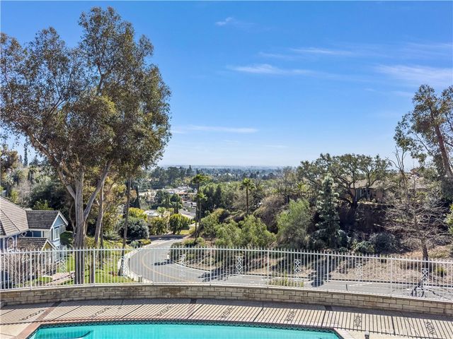 102 Mill Run, Monrovia, CA 91016