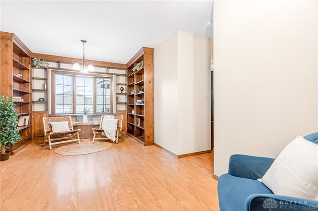 7567 Roselake Drive, Dayton, OH 45414