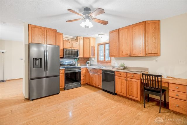 7567 Roselake Drive, Dayton, OH 45414