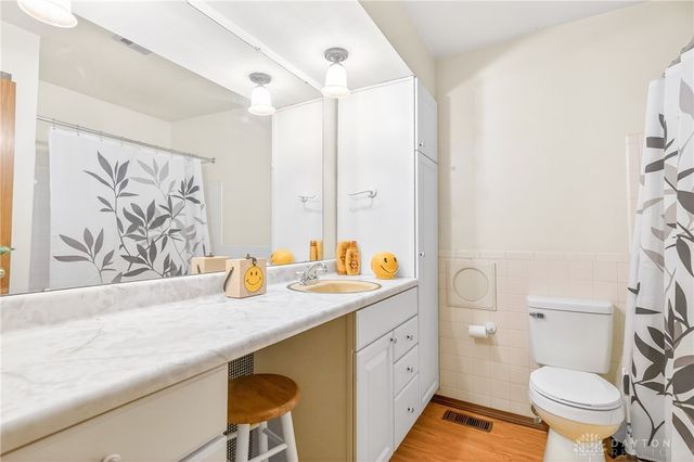 7567 Roselake Drive, Dayton, OH 45414