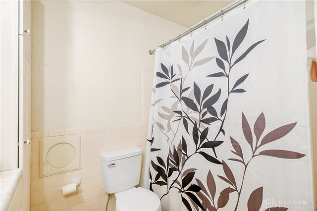 7567 Roselake Drive, Dayton, OH 45414