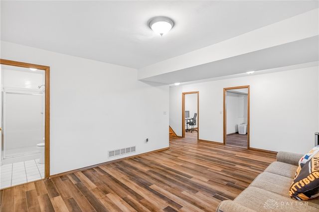 7567 Roselake Drive, Dayton, OH 45414