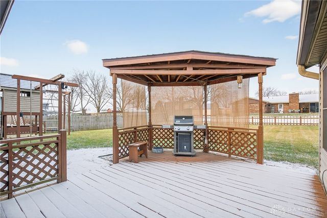 7567 Roselake Drive, Dayton, OH 45414