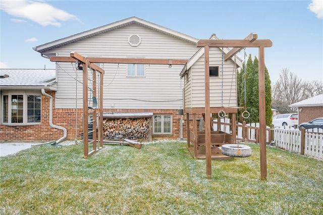 7567 Roselake Drive, Dayton, OH 45414