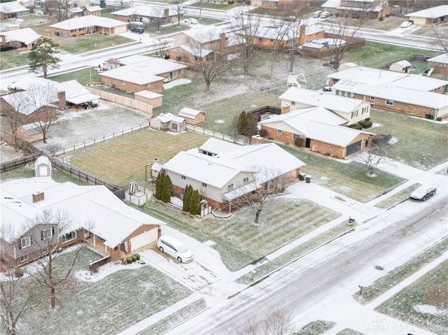 7567 Roselake Drive, Dayton, OH 45414