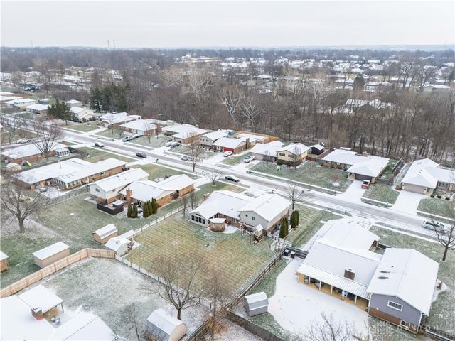 7567 Roselake Drive, Dayton, OH 45414