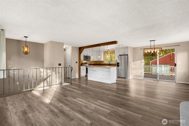 3915 38th Avenue NW, Gig Harbor, WA 98335