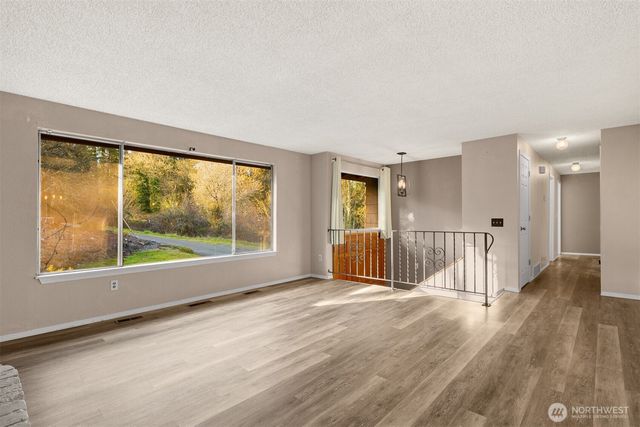 3915 38th Avenue NW, Gig Harbor, WA 98335