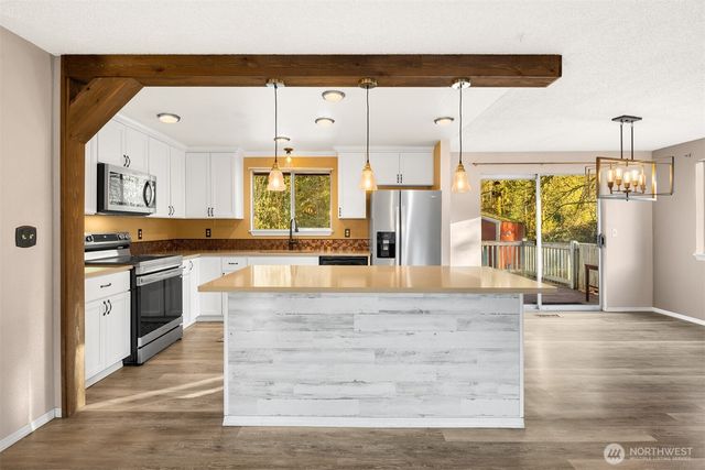 3915 38th Avenue NW, Gig Harbor, WA 98335