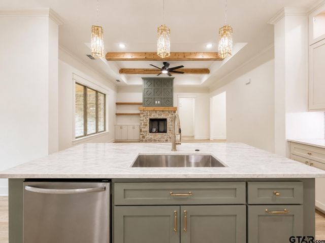 19421 Cedarpark Pl, Lindale, TX 75771