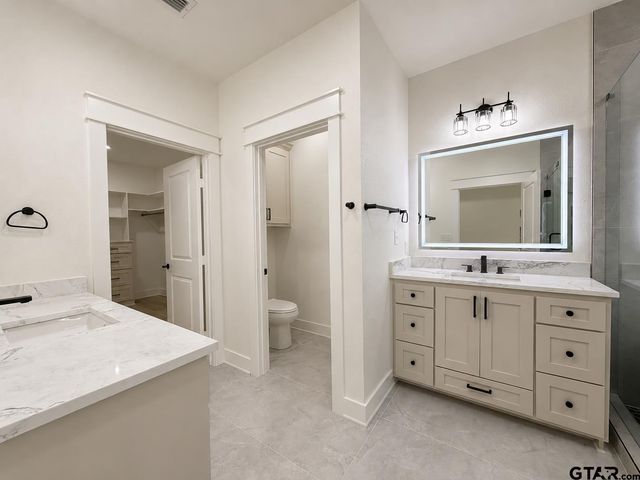 19421 Cedarpark Pl, Lindale, TX 75771