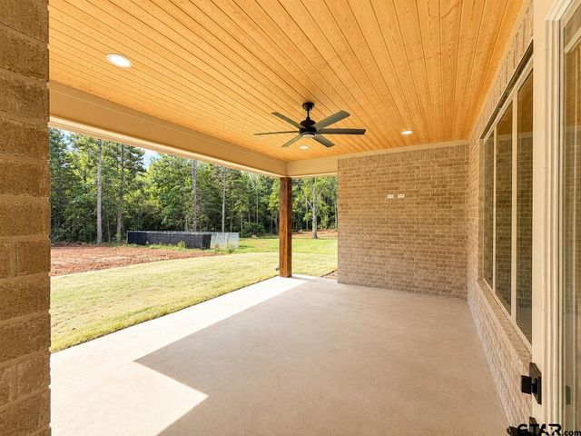 19421 Cedarpark Pl, Lindale, TX 75771
