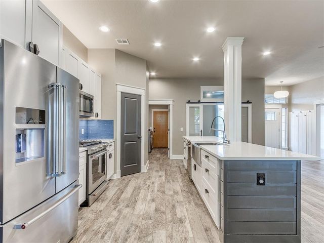 2312 NE 4th Street, Moore, OK 73160