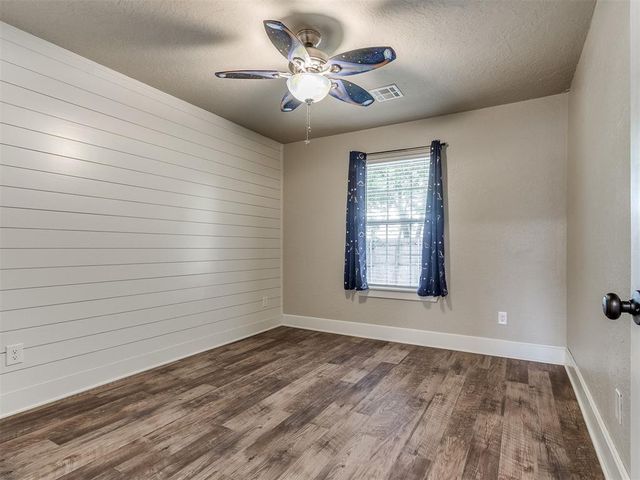 2312 NE 4th Street, Moore, OK 73160