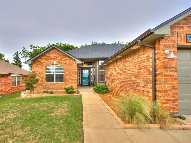 2312 NE 4th Street, Moore, OK 73160