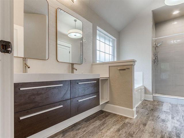 2312 NE 4th Street, Moore, OK 73160