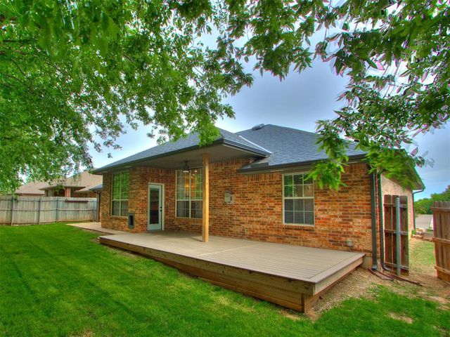2312 NE 4th Street, Moore, OK 73160