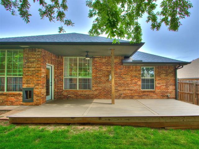 2312 NE 4th Street, Moore, OK 73160
