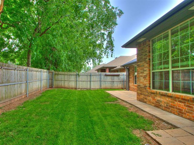 2312 NE 4th Street, Moore, OK 73160