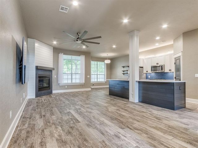 2312 NE 4th Street, Moore, OK 73160