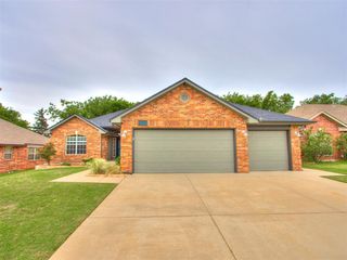 2312 NE 4th Street, Moore, OK 73160