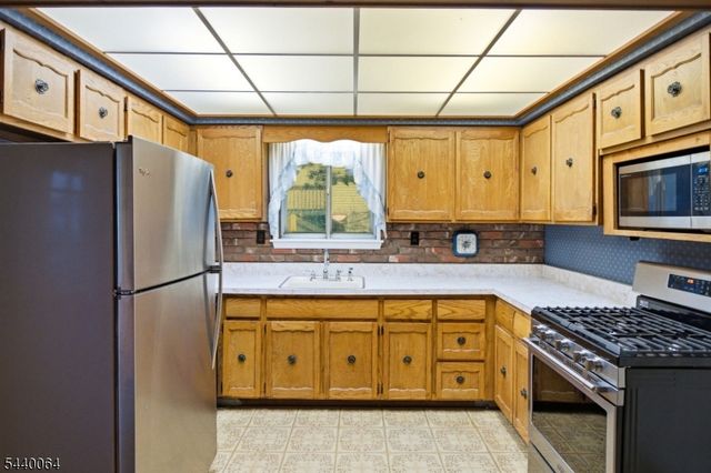 13 Ledgewood Rd, Mount Olive Twp., NJ 07836