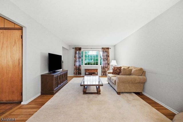 13 Ledgewood Rd, Mount Olive Twp., NJ 07836
