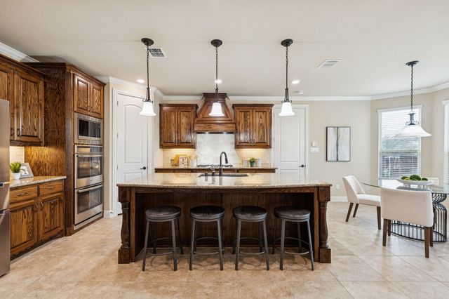 2813 Macquarie Street, Roanoke, TX 76262