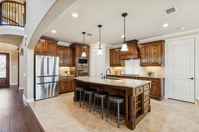 2813 Macquarie Street, Roanoke, TX 76262