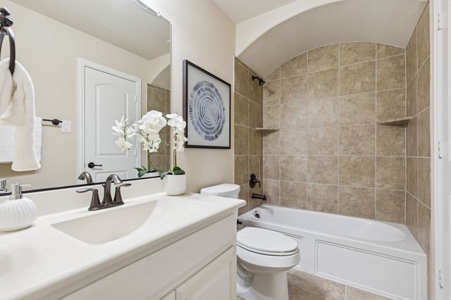 2813 Macquarie Street, Roanoke, TX 76262