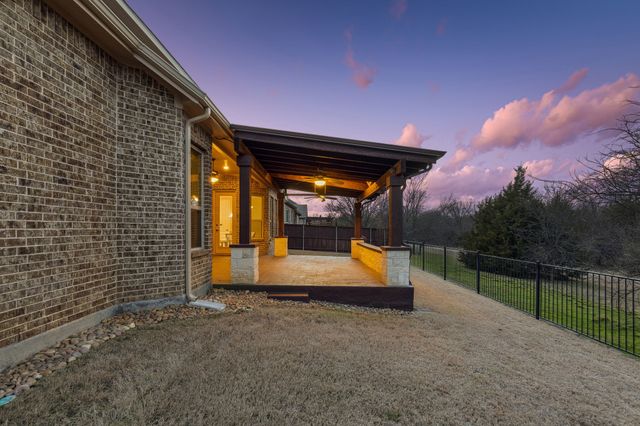 2813 Macquarie Street, Roanoke, TX 76262